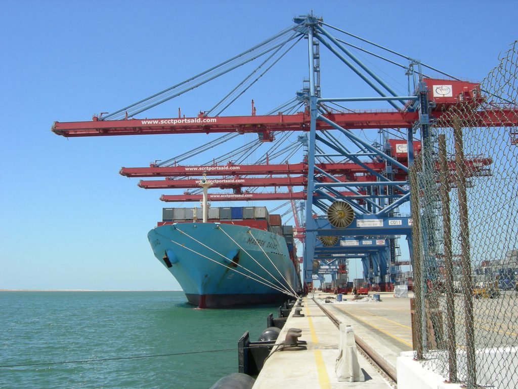 Kraanbaan op beton, continu ondersteund - Port Said Egypte