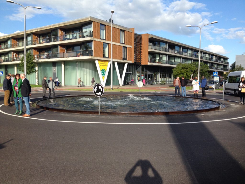 Railsysteem Speciaal - Railbochten kunstwerk rotonde Leeuwarden